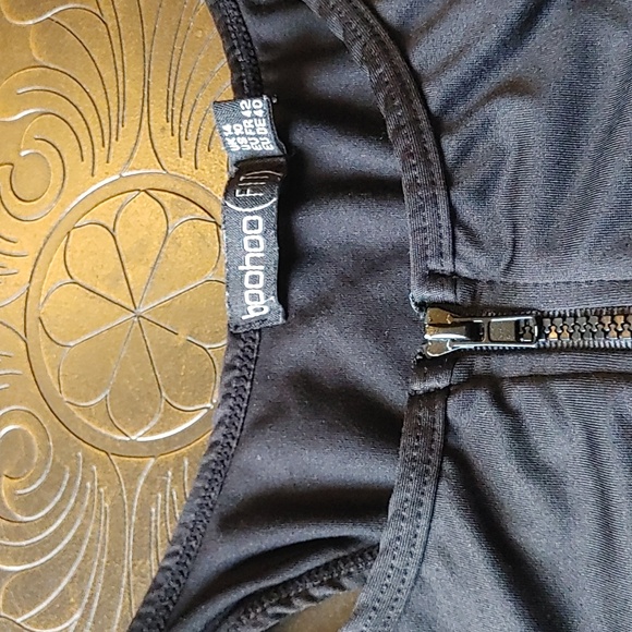 3/$40 Boohoo Sports Bra Sz 10 - Picture 2 of 5